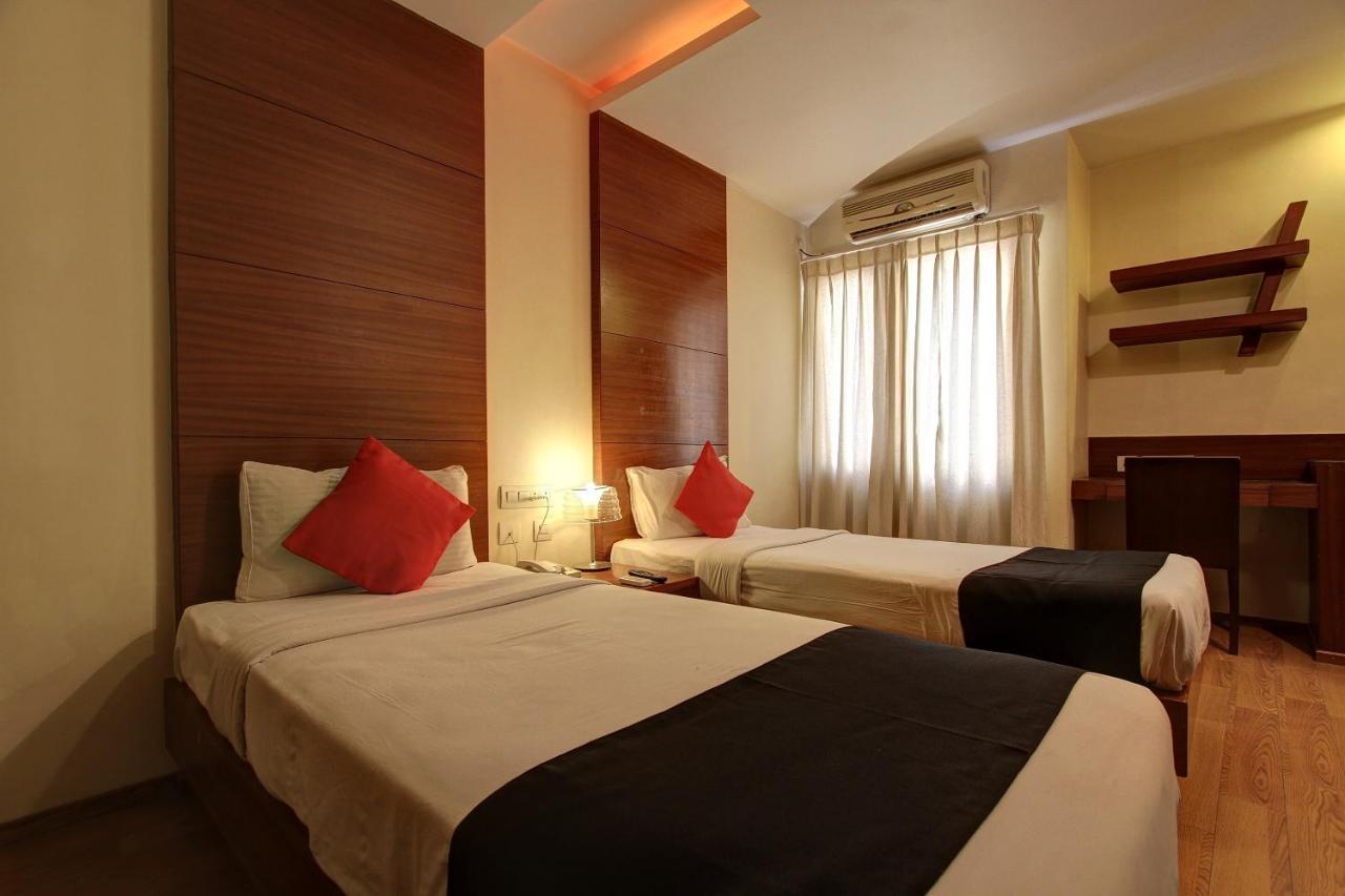 Collection O 29684 Hotel Vikram Palace & Restaurant Dayal Bagh Екстер'єр фото
